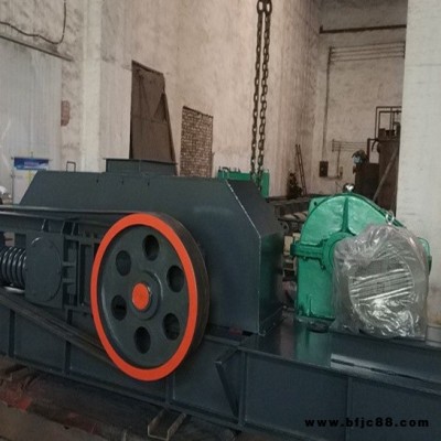 新保農 電動驅動 全液壓對輥制砂機 花崗巖石粉彈簧液壓機