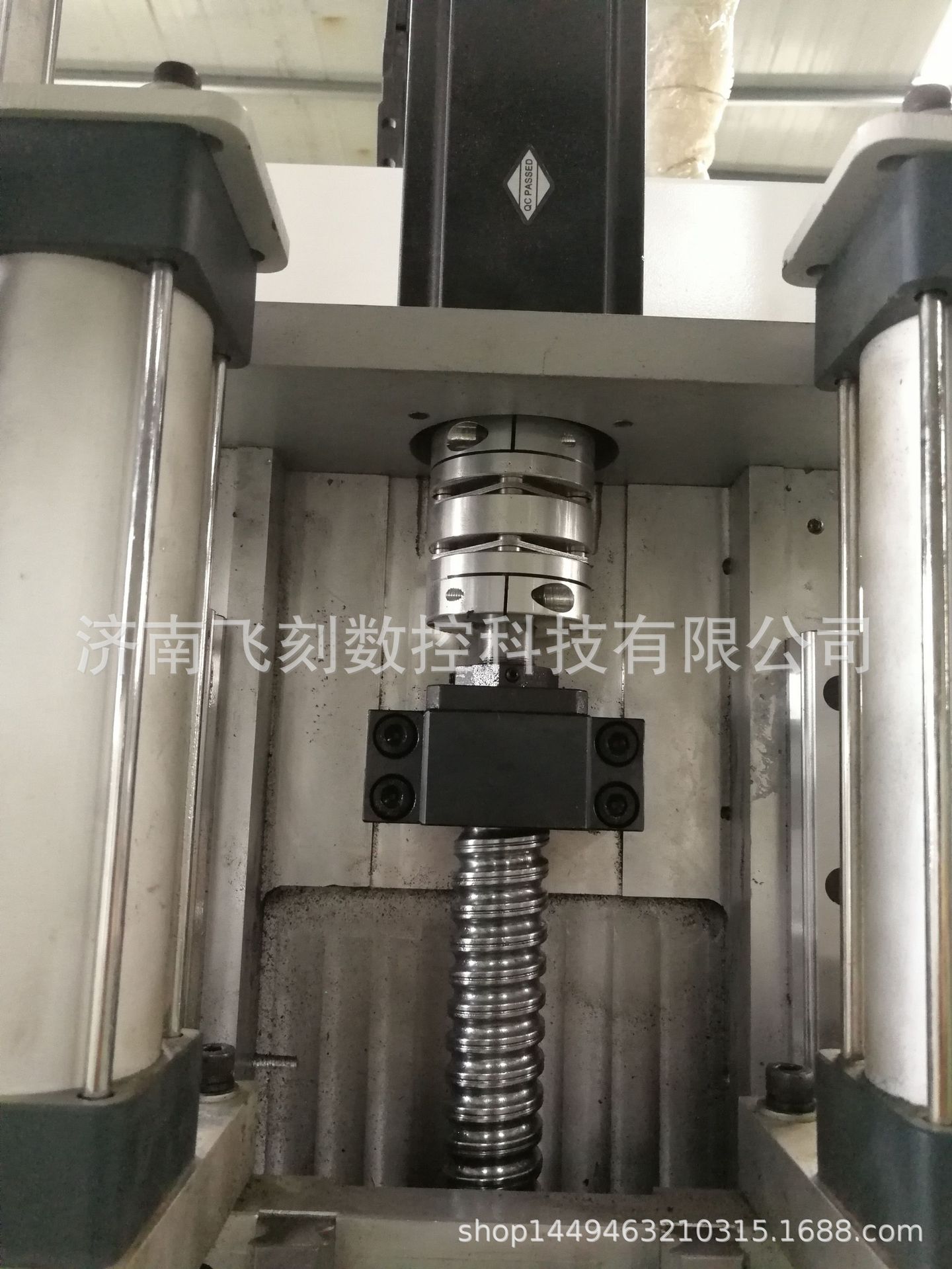成都柜門柜體開料機，下料機價格，濟南雕刻機廠家，自動打孔拉槽數(shù)控開料機網(wǎng)紅設備推薦示例圖21