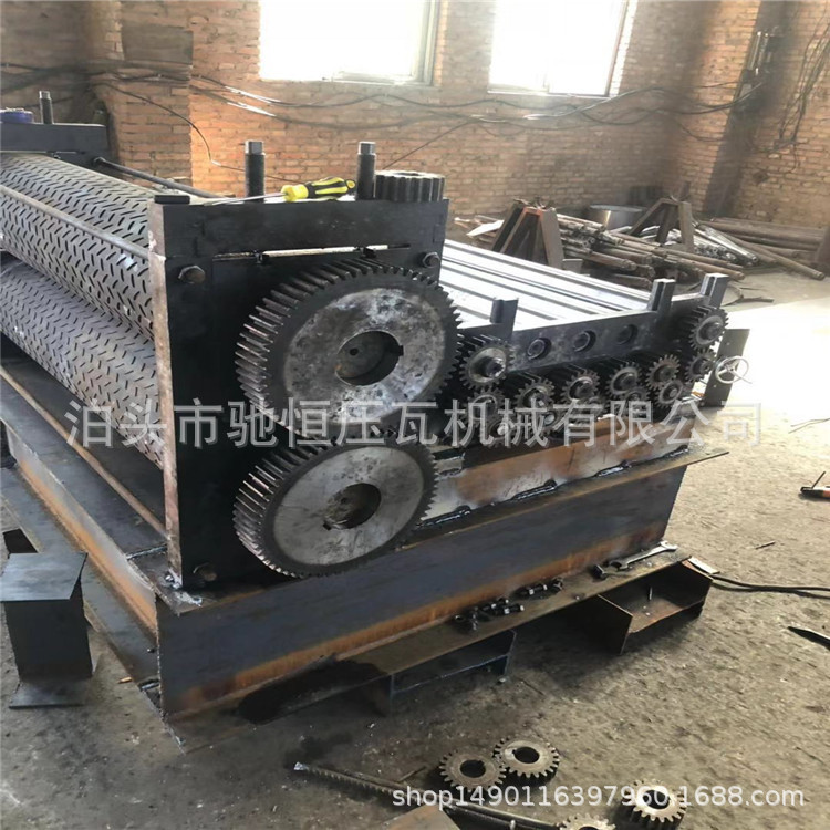供應(yīng)2mm厚鍍鋅鋼板柳葉印花機(jī)設(shè)備 鋼板輥壓設(shè)備 滾花機(jī)示例圖11