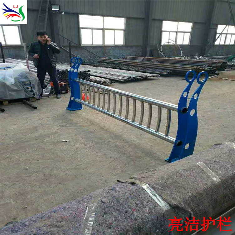 廠家定做不銹鋼復合管護欄 復合管橋梁防撞護欄 不銹鋼復合管 品質好貨