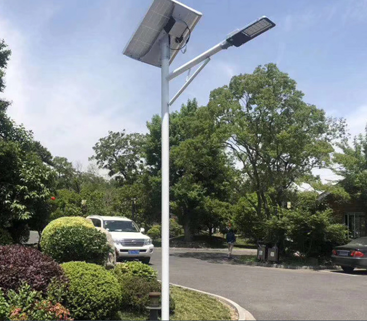 雄安新區(qū)6米太陽能路燈50w 10米路燈桿廣場led燈	經(jīng)銷商進(jìn)貨