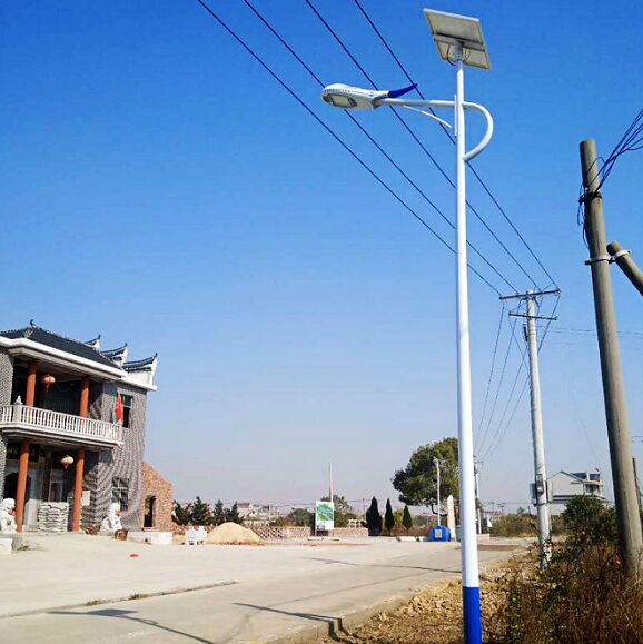 秦皇島路燈桿廠家 10米路燈桿廣場led燈	 農(nóng)村扶貧路燈
