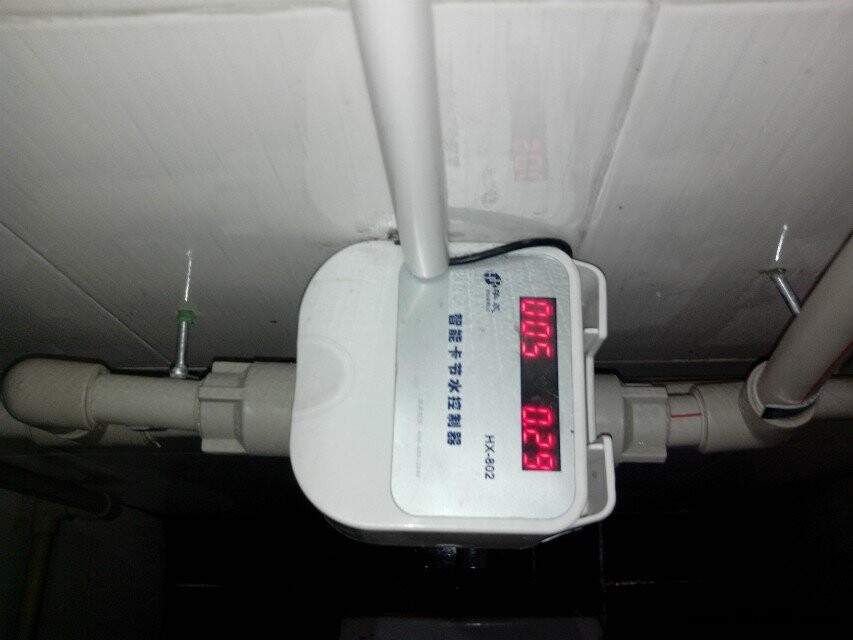 福建福州學(xué)生洗澡刷卡節(jié)水器價(jià)格/員工水龍頭刷卡四川成都學(xué)生宿舍打卡出水控機(jī)/學(xué)校浴室洗澡刷卡機(jī)/集體宿舍刷卡IC卡水控機(jī)
