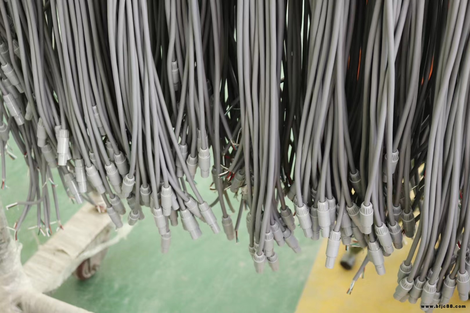 宇陽(yáng)EPG 航插推拉自鎖連接器推拉自鎖插頭