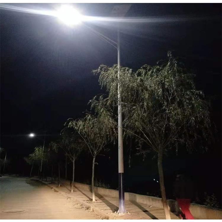 興諾光電承德6米太陽能路燈報(bào)價(jià)表格LED太陽能路燈價(jià)格
