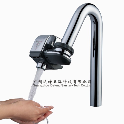 廚房龍頭加裝感應(yīng)智能水嘴 手動(dòng)感應(yīng)兩用 自動(dòng)節(jié)水水嘴感應(yīng)省水寶示例圖1