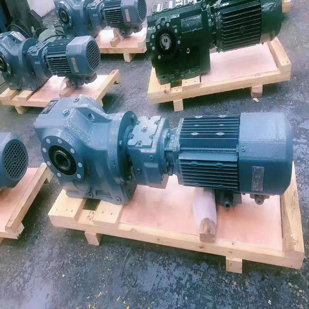 FA87DRS71M4齒輪減速箱 FF157DV225M4蝸桿減速器