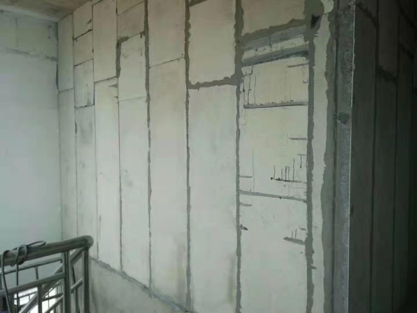 河北滄州市孟村縣顆粒隔墻板輕鋼龍骨隔墻 生產廠家