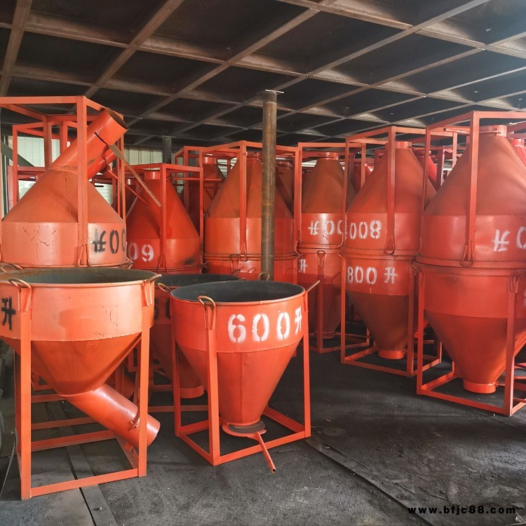 成都廠家批發(fā)混凝土多功能塔機(jī)料斗 磚斗圓形漏斗 斜口長(zhǎng)管料斗 歪嘴料斗 塔機(jī)料斗  混凝土料斗一件也批發(fā)