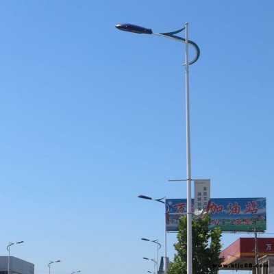 專業路燈桿廠家供貨,30瓦40瓦led路燈量大價優,農村太陽能路燈價位可選