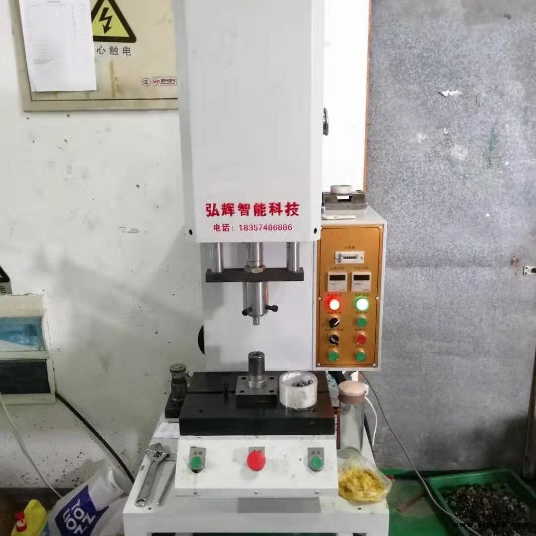 C型油壓機(jī)，桌上單柱油壓機(jī)，微電機(jī)轉(zhuǎn)子壓裝機(jī)，單柱液壓機(jī)，單臂壓裝機(jī)廠家批發(fā)