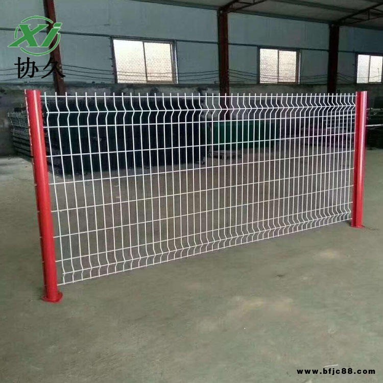桃型柱護欄 河北桃型柱護欄 桃型護欄網 三折彎護欄網 綠色護欄網 協久
