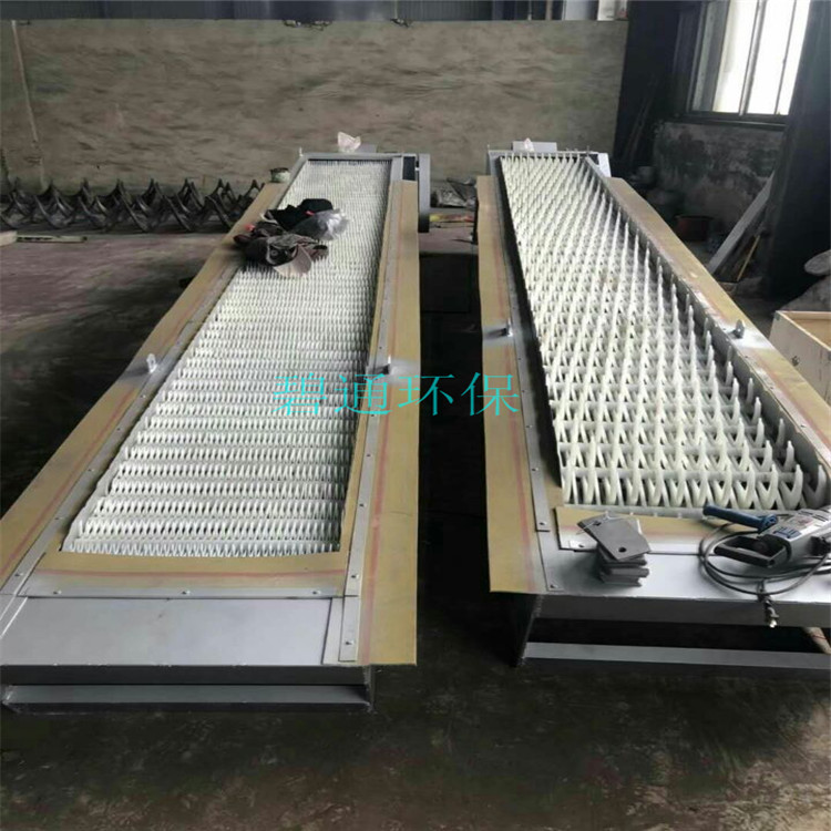 不銹鋼耙齒型格柵除污機(jī) 吉林不銹鋼污水處理格柵制造 -500機(jī)械格柵碧通批發(fā)