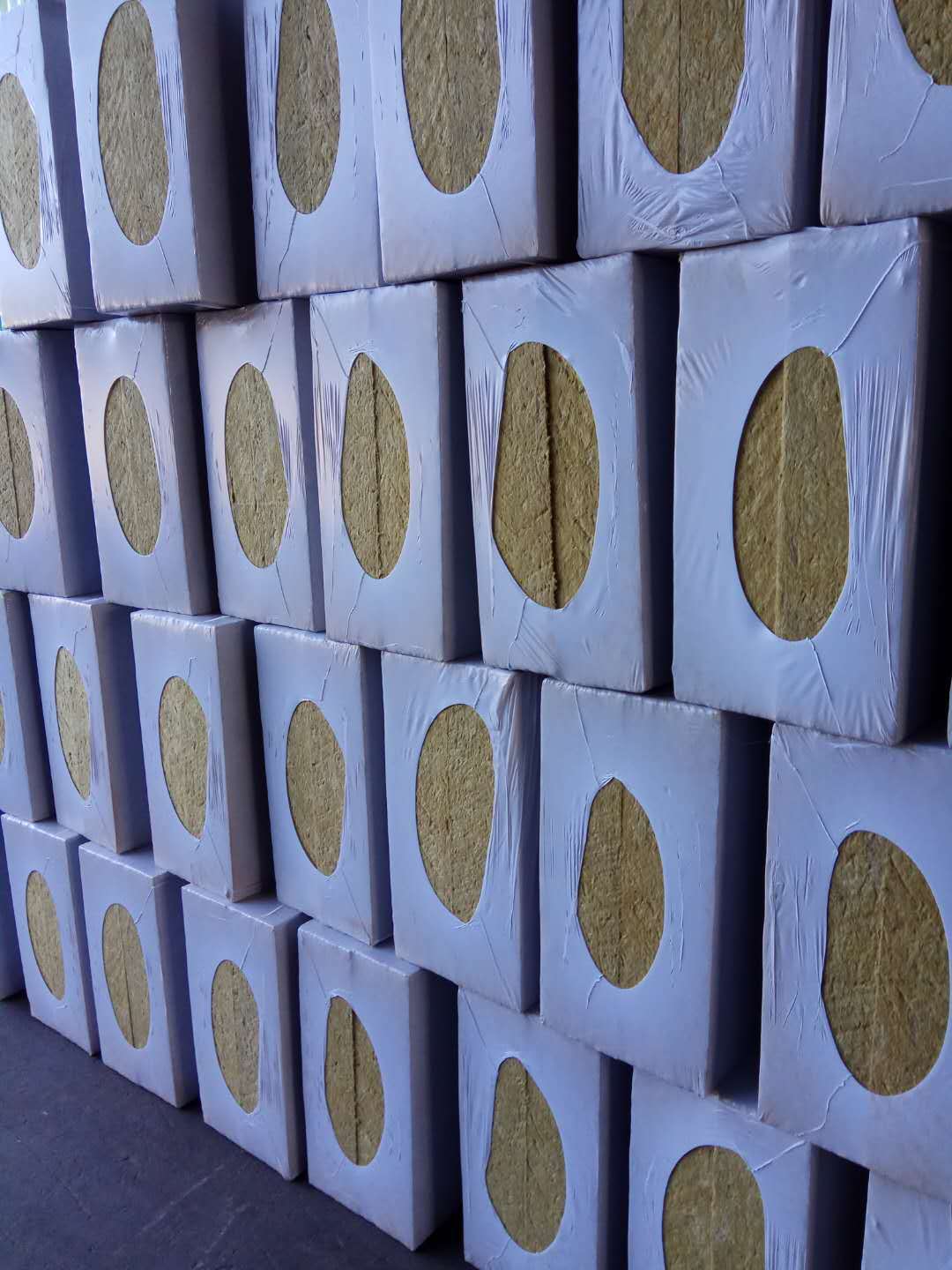 秦皇島巖棉保溫板生產商直銷  凱陽巖棉保溫板生產商直銷